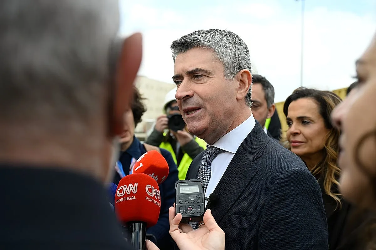 Carneiro diz que Governo está a “meio caminho” para diálogo sobre OE e pede mais apoio à internacionalização