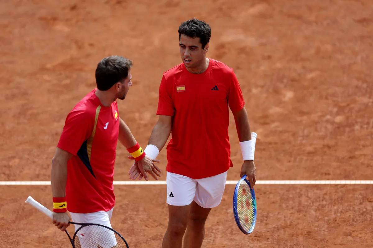 España arrasa a Chile para volver a la Final 8