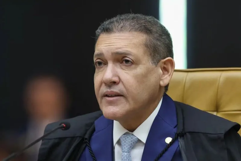 Contrato de R$ 427 milhões ligaria Kássio Nunes a Vorcaro, aponta PF