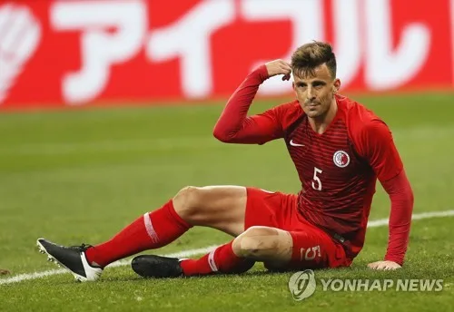 [아시안게임] 21세 이하 일본 축구에 맞선 40세 홍콩 수비수