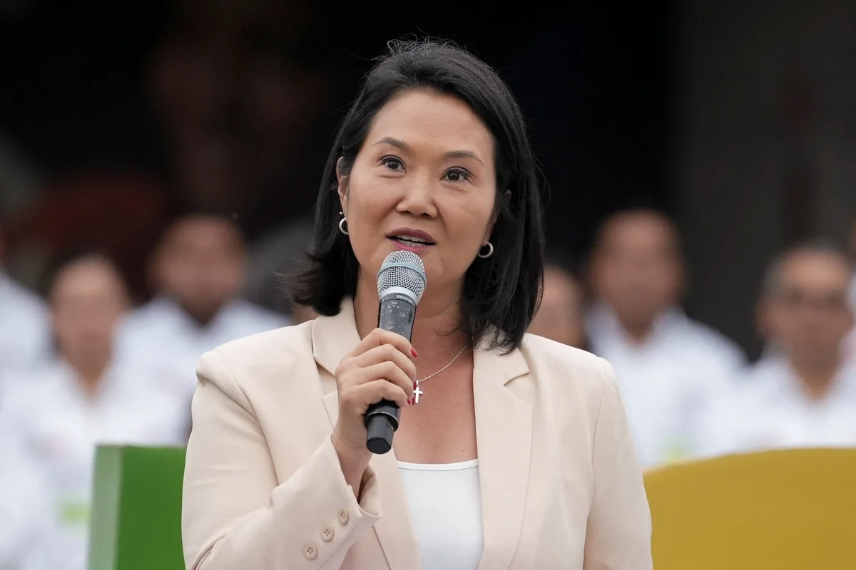 Keiko Fujimori propone que operadores de celulares y entidades financieras apoyen a la lucha contra el crimen