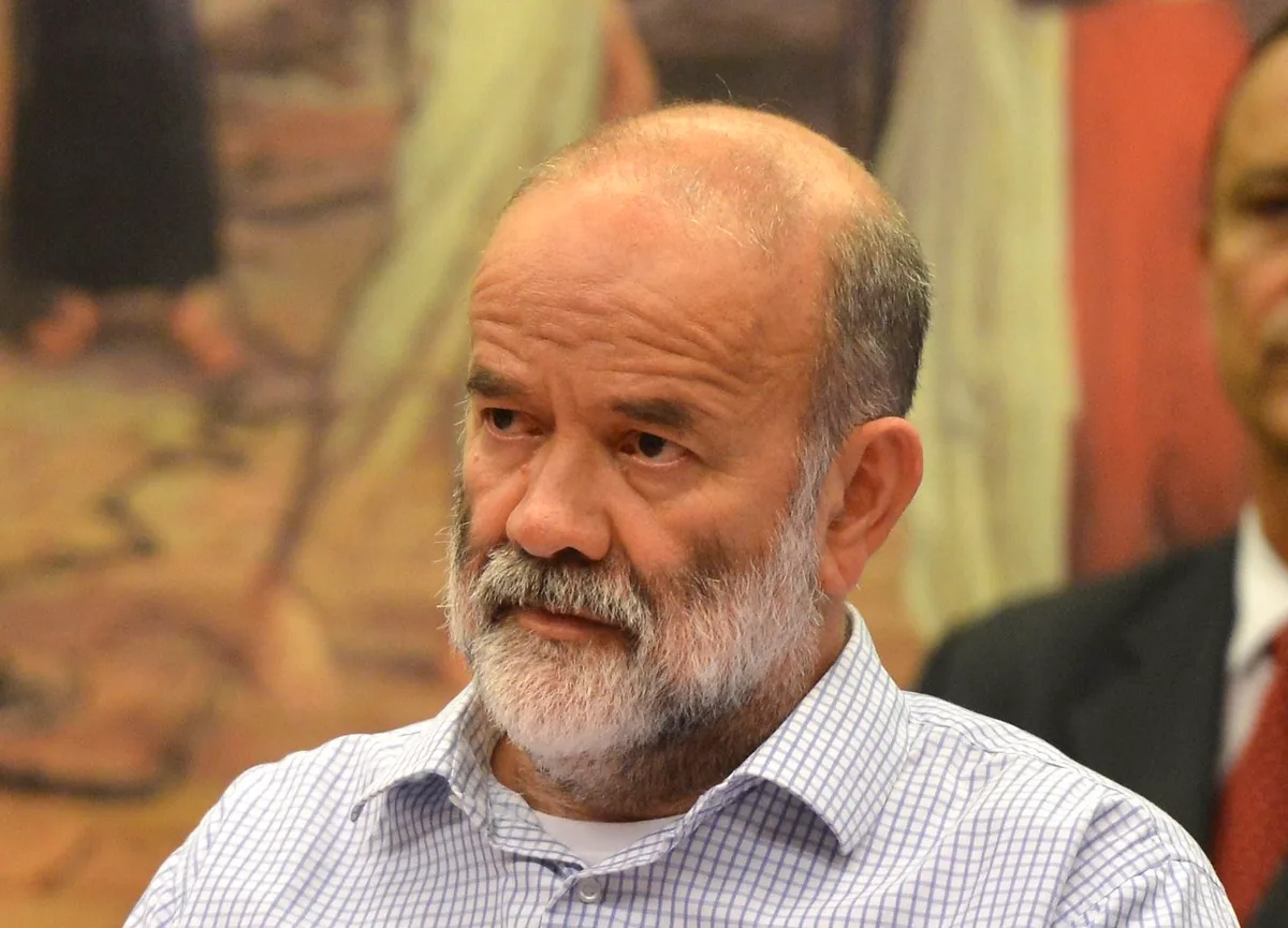 Crusoé: Ajudado pelo STF, Vaccari volta à cena