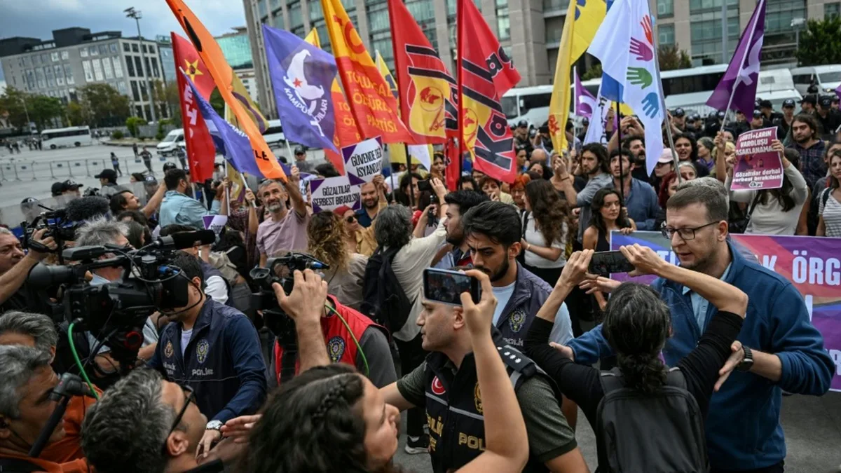 Weitere Festnahmen bei Protest gegen Razzien bei türkischen LGBTQ-Aktivisten