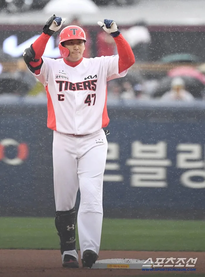 '파죽지세' KIA, LG 상대 9연승 폭풍질주 → 77.8% 확률 잡았다! 준PO 2차전도 6대3 승리 [광주리뷰]