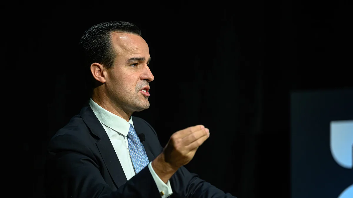 Finanças defendem autonomia de gestão do Banco de Fomento nas viagens