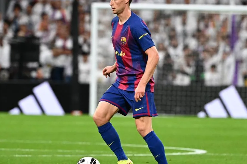 Frenkie De Jong règle ses comptes avec la presse espagnole : « Il y a eu beaucoup de bruit autour de moi, beaucoup de fausses informations »