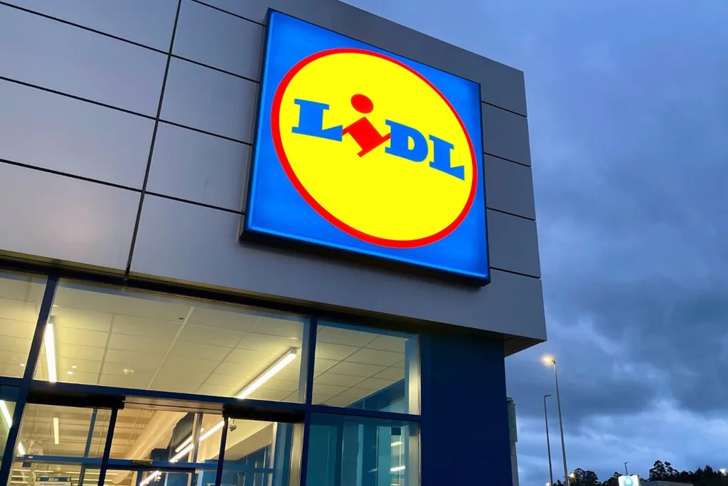 Lidl agota esta solución a la falta de enchufes en interiores, patios y terrazas que vuelve a estar disponible este viernes, 4 de septiembre