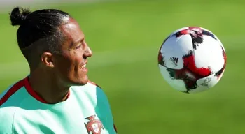 Internacional português Bruno Alves integra equipa técnica de Jorge Jesus