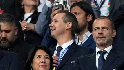 Repéré par Michel Platini, ancien secrétaire général adjoint de l'UEFA, homme de l'ombre respecté... Qui est Kévin Lamour, le n°3 de la Fifa licencié lundi ?
