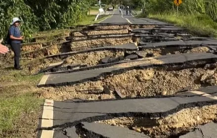 El suelo se abrió en Panamá: La carretera de Mariato colapsa y deja al descubierto la furia del terremoto