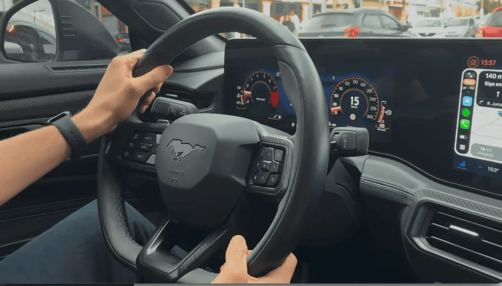Mustang Dark Horse: como é dirigir um carro de 507 cv no trânsito de São Paulo