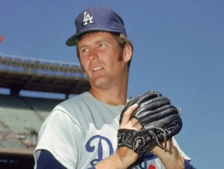 Muere el legendario lanzador Tommy John a los 83 años
