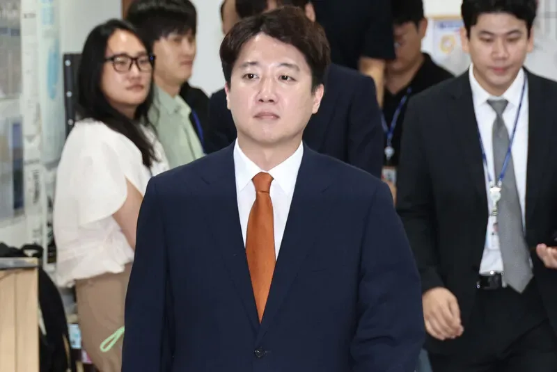 ‘이준석 지도부’ 사퇴…개혁신당 2년 7개월 만에 존립 위기