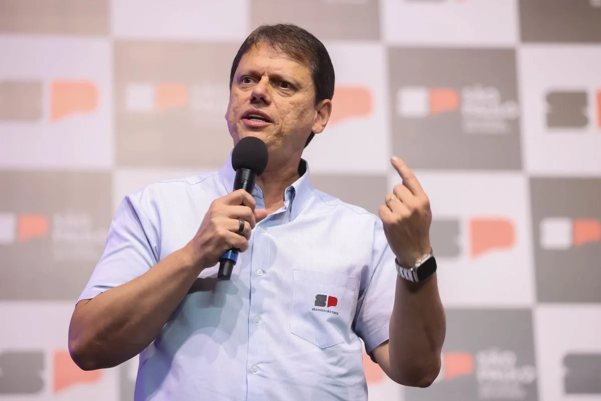 A atuação de Tarcísio para manter Cleitinho na disputa em Minas