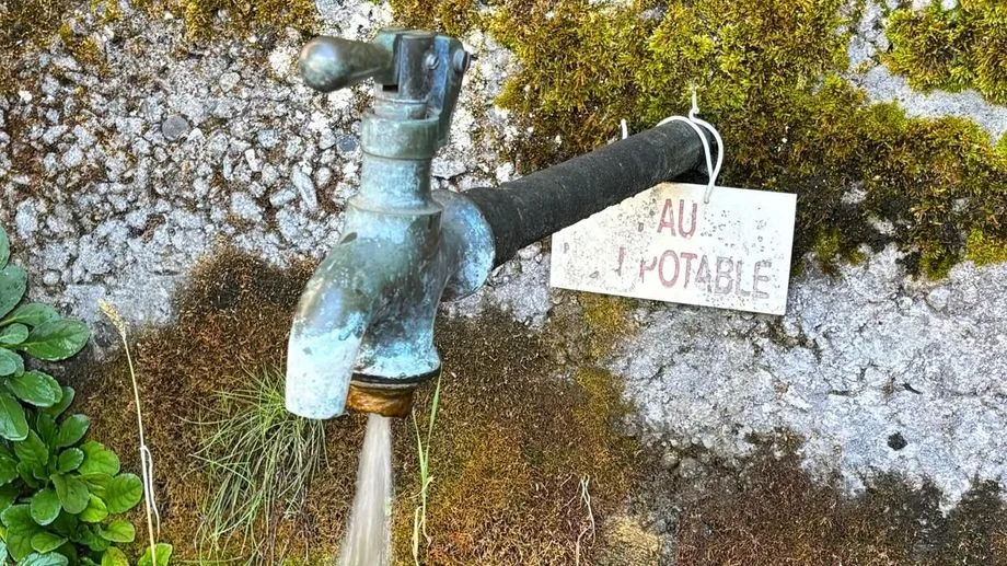 "C'est contraignant", en Savoie, près de 600 habitants concernés par l'interdiction de boire l'eau du robinet