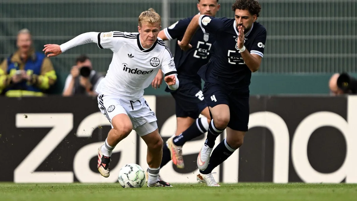Fußball: Vor Bundesliga-Start: Frankfurts Burkardt weiter krank