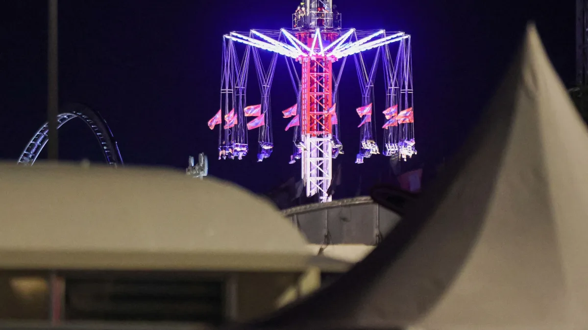 Hamburger Dom: Menschen nach rund drei Stunden aus Kettenkarussell gerettet