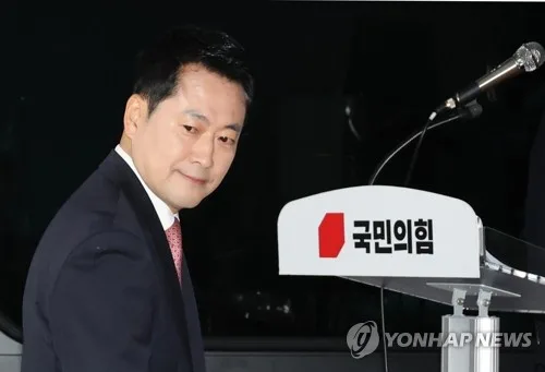 임기 2년차 '당원주권' 빼든 張…당내선 '자기사람 심기' 반발도