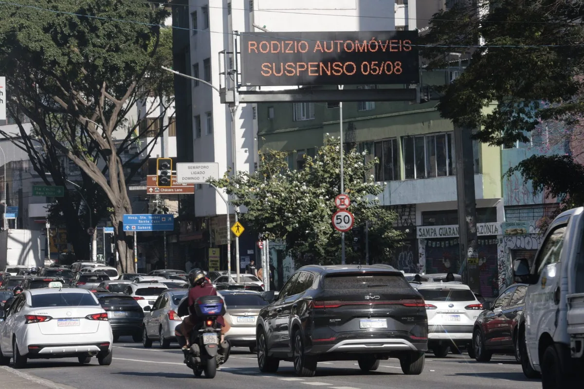 Quem decide como a cidade anda? A saga do mototáxi em São Paulo