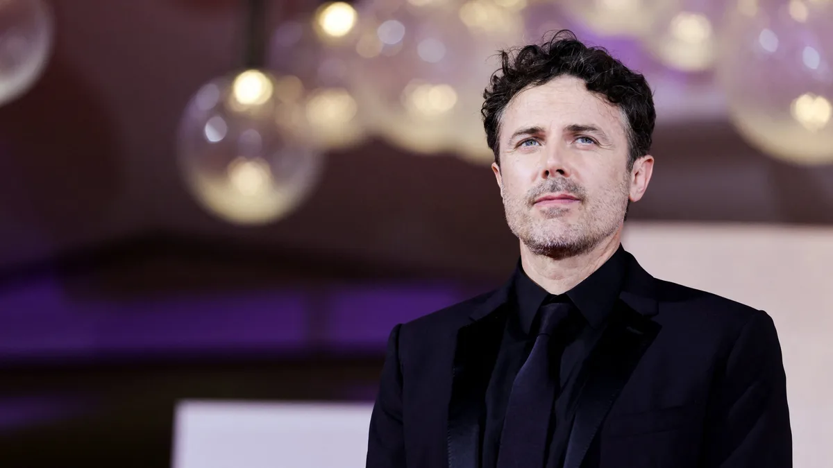 Casey Affleck le dedicó su reciente película a sus padres fallecidos: “De verdad quería mostrársela, pero no pude”