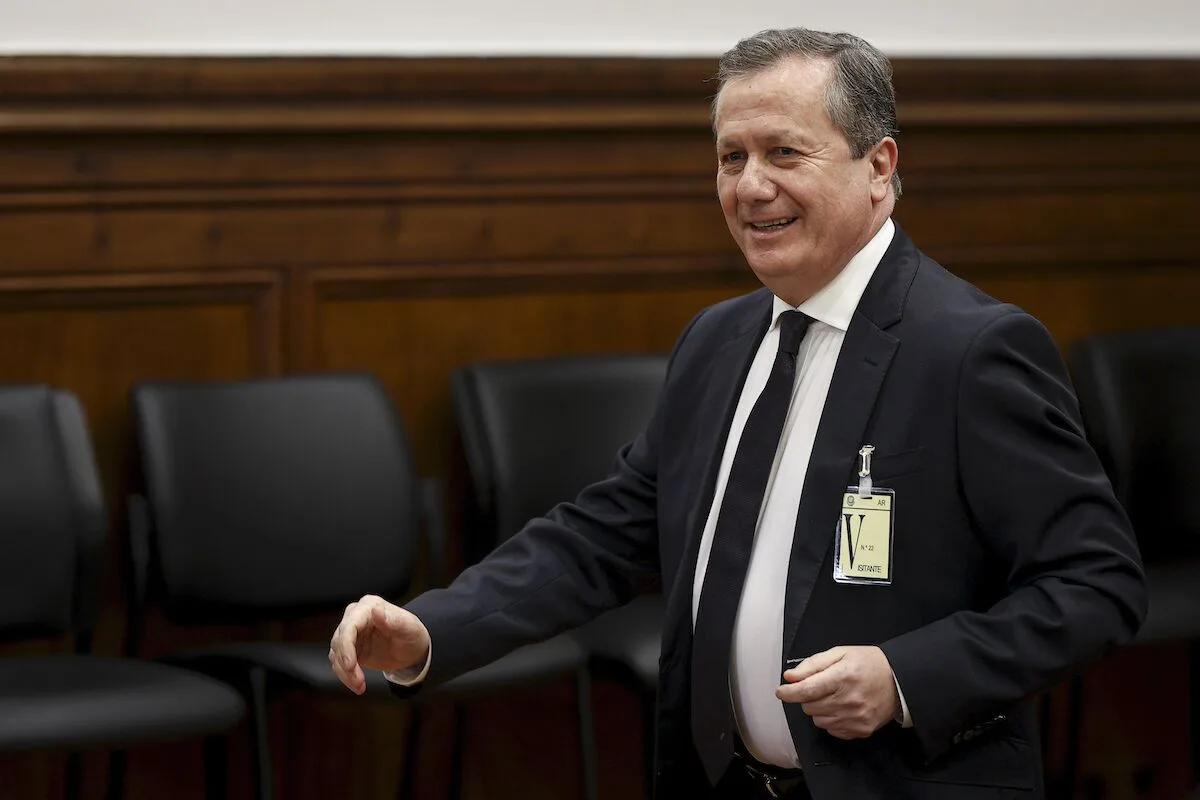 Caso das gémeas: Presidente do Infarmed envolvido em alegada cunha