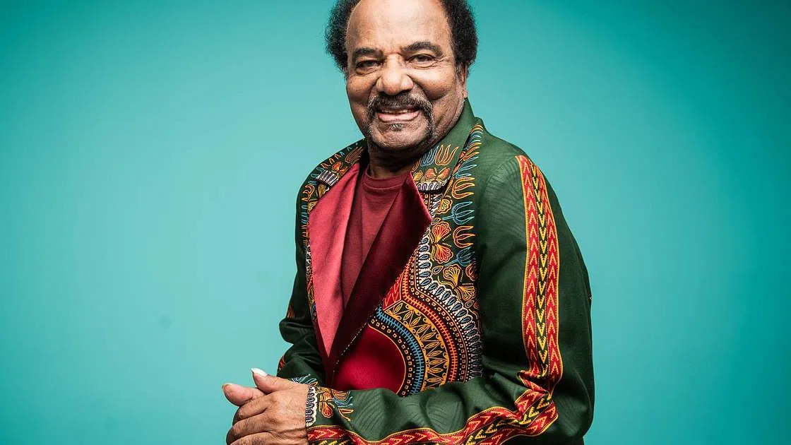 Bonga: “O 25 de Abril apanha-me numa festa em Paris. Foi maravilhoso mas quando se falou da independência de Angola fez-se silêncio: ‘E agora?’”