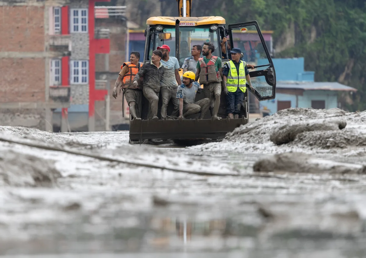 Death toll mounts, more than 1,000 missing in Nepal and China after Himalayan flood
