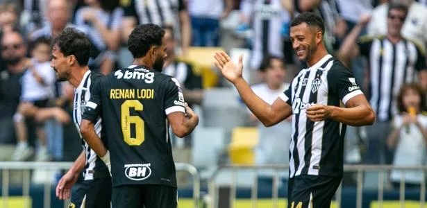 Atlético-MG aproveita boa fase, atropela o Grêmio e chega a 9 jogos invicto