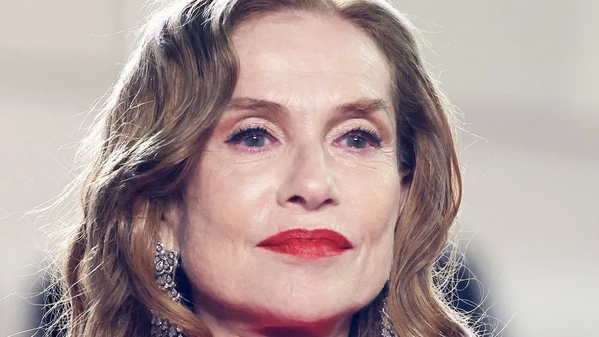 "Un chef-d’œuvre de plus", "magnétique, grandiose" : noté 4 sur 5, c'est le meilleur film avec Isabelle Huppert et il a remporté 2 César !