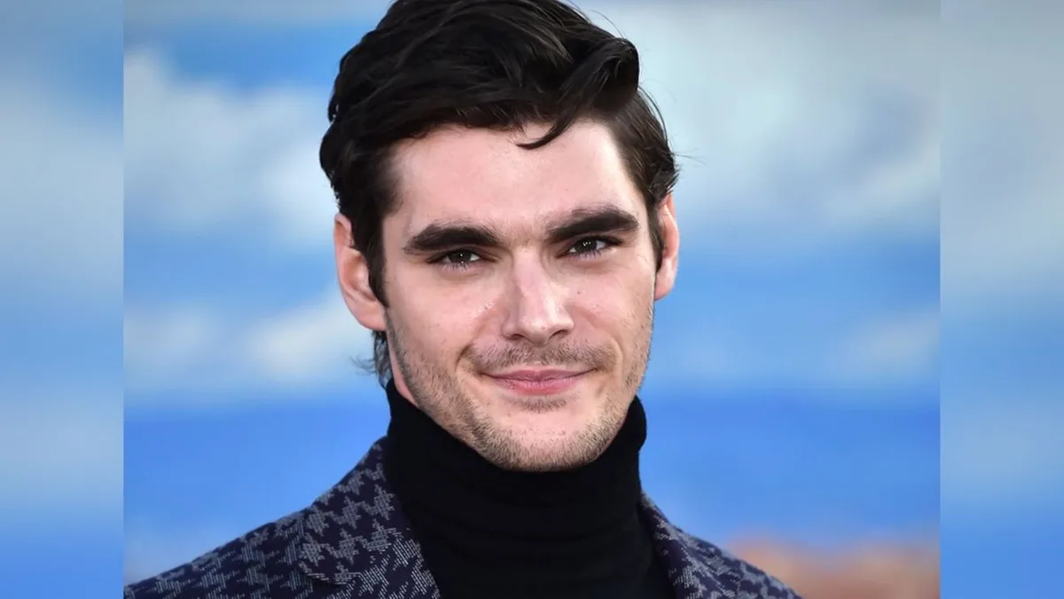 RJ Mitte: Ex-Freundin meldet sich liebevoll zu Wort
