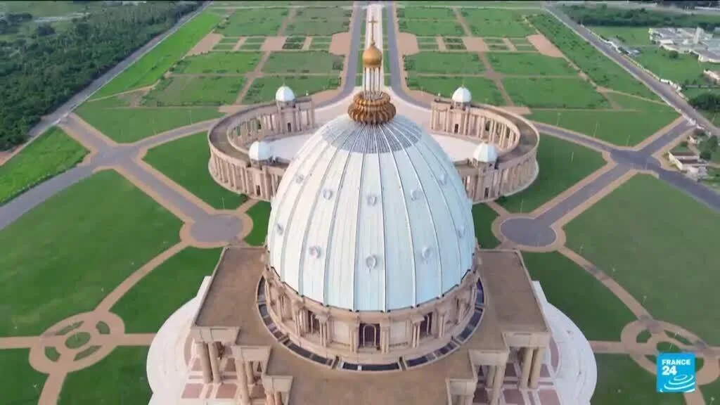 Côte d'Ivoire : Notre-Dame de la Paix, une basilique toujours au frais malgré le climat