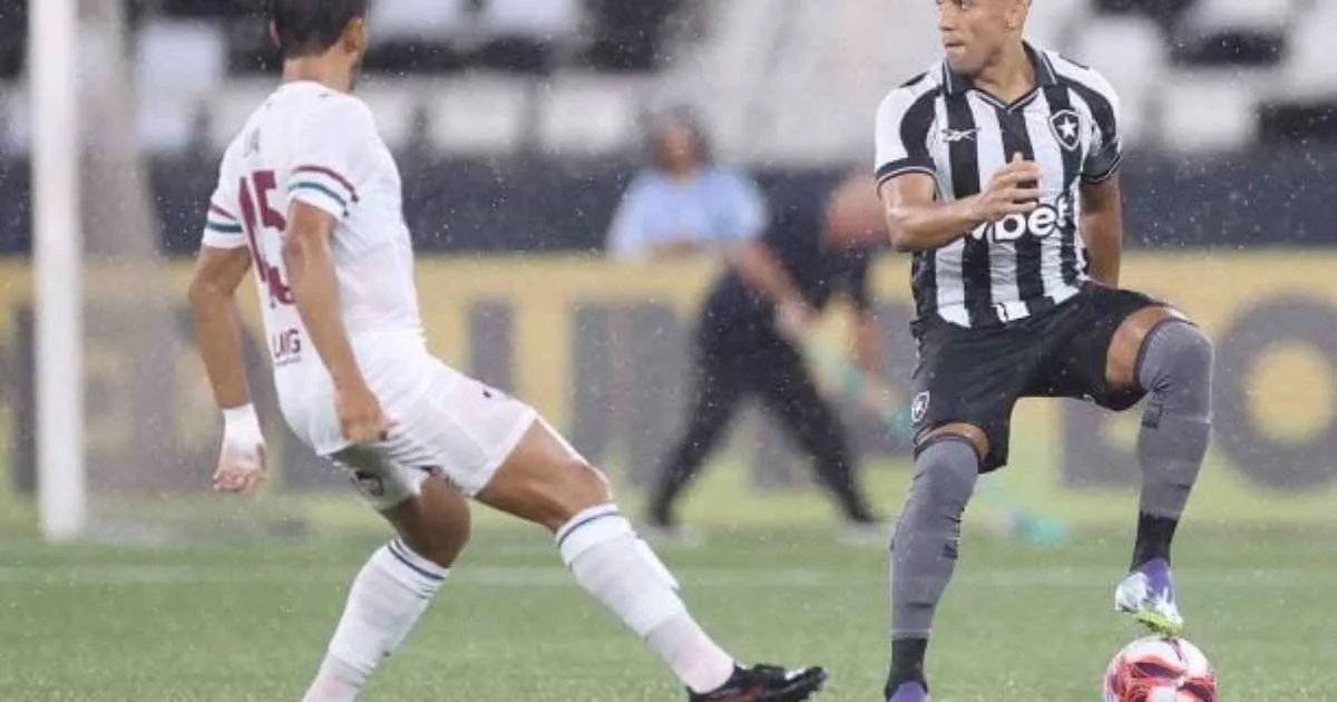 Marçal, do Botafogo, é absolvido por expulsão contra o Flu