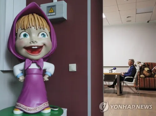 우크라, 러 애니 '먀샤와 곰' 제작진 제재…"선전 도구"