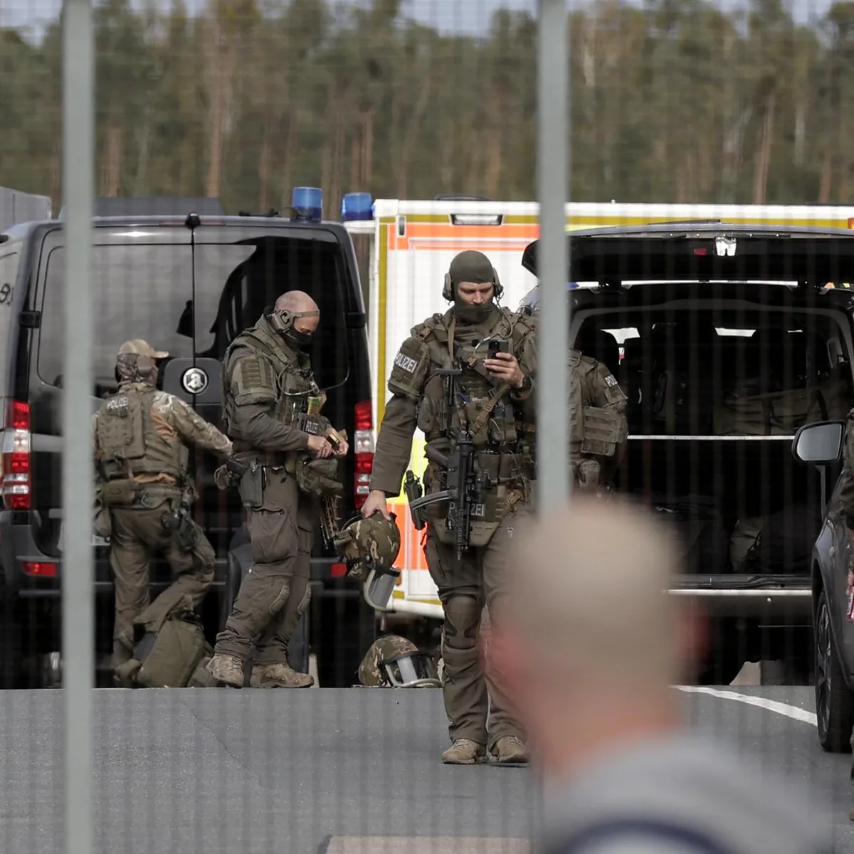 Fehlalarm - Großeinsatz am Flughafen Nürnberg offenbar durch defektes Funkgerät ausgelöst