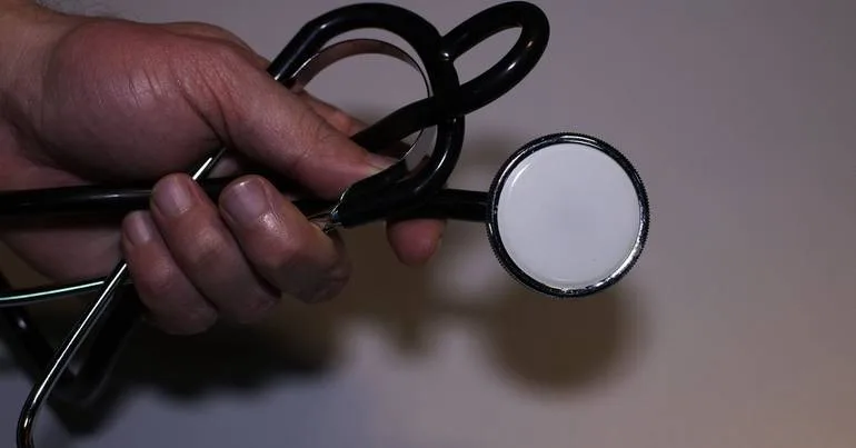 UC desenvolve app contra burnout médico com IA