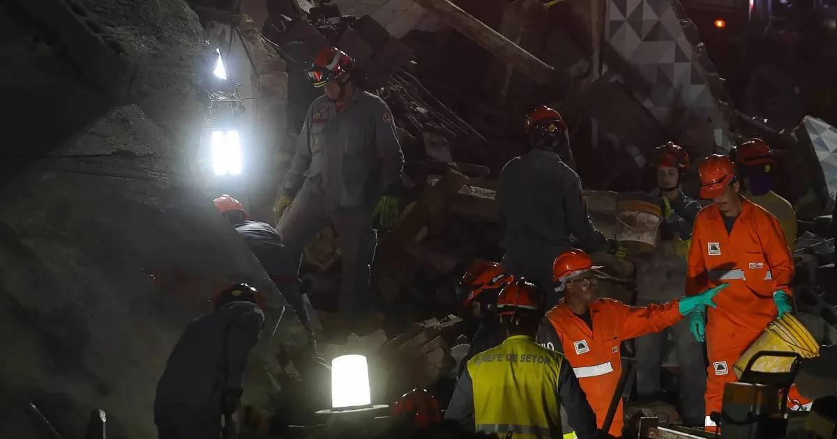 Desabamento de prédio na Zona Leste de SP deixa cinco mortos; obra estava irregular