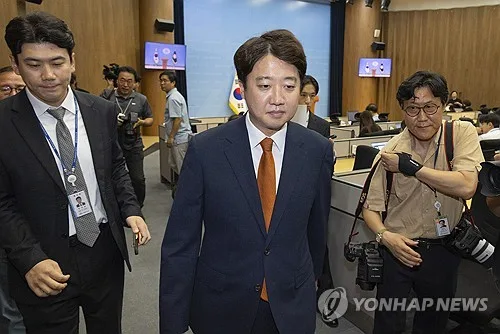 개혁신당, 창당 후 최대위기…'간판' 이준석 사퇴에 당 운명 기로