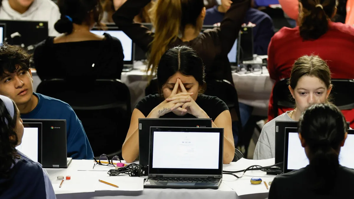 UNAM evalúa cambios al examen de admisión en línea y revela fecha de resultados