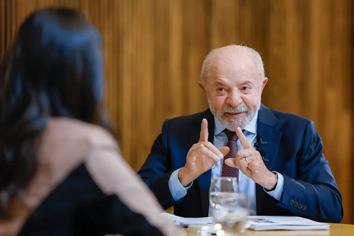 Lula mantém economia em terreno positivo, mas dívida das famílias ainda é problema
