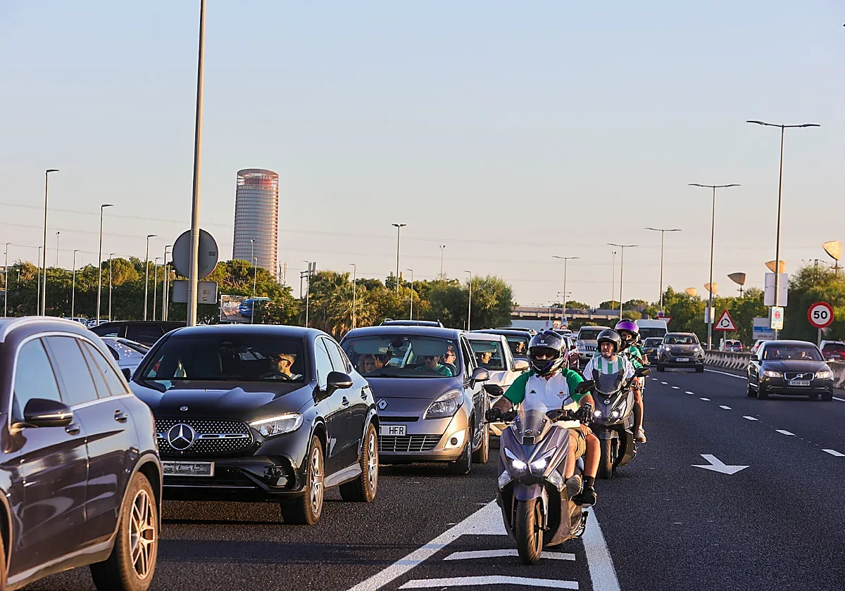 La Policía Local de Santiponce aclara dónde pueden aparcar las motos para los partidos del Betis en La Cartuja sin ser multadas