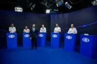 Dívidas, impostos e privatizações marcam primeiro debate em Minas