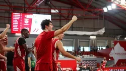 Basquetebol: equipa do Benfica deixa Amesterdão após mais de 30 horas retida