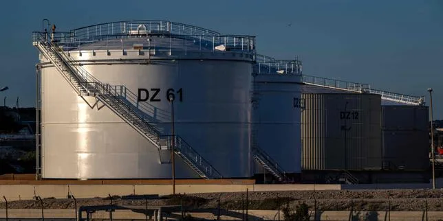Faire baisser les prix du gazole en mobilisant les stocks stratégiques : une démarche inédite qui pose de nombreuses questions