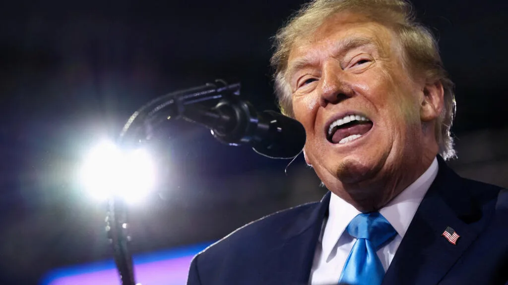 Guerre en Ukraine : Donald Trump s'en prend de nouveau à Volodymyr Zelensky