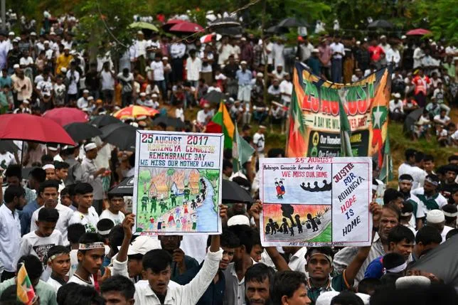 Des dizaines de milliers de Rohingyas demandent à retourner en Birmanie : “C’est notre seul espoir”