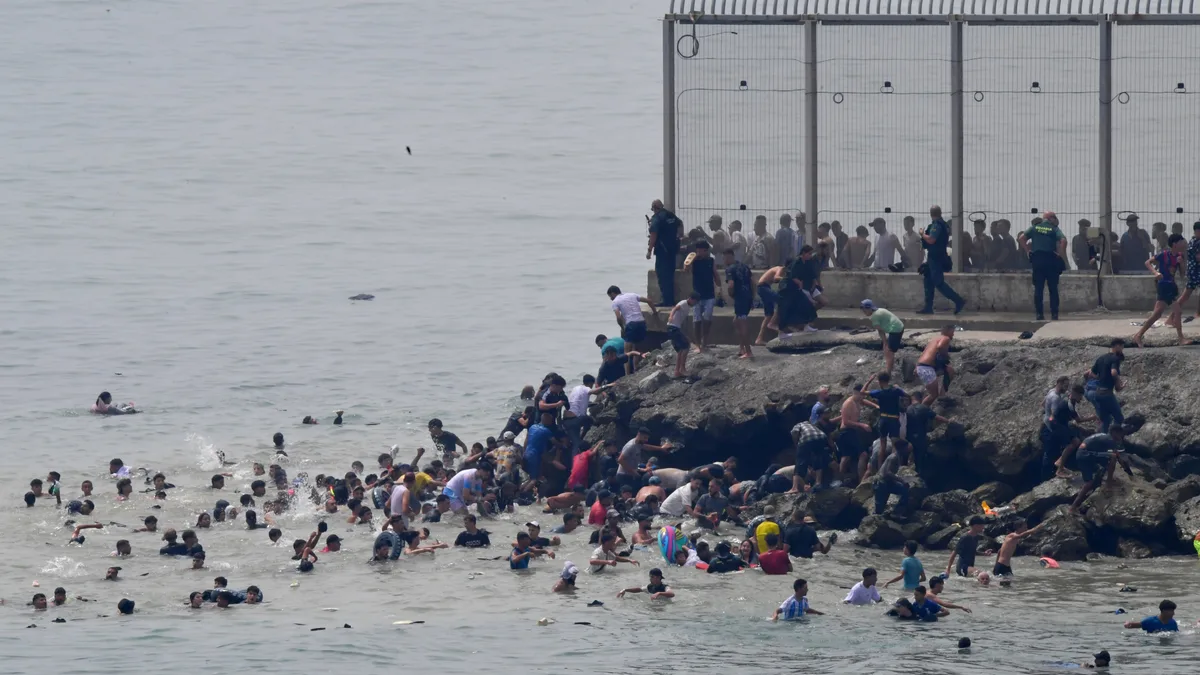 ¿A quién beneficia la crisis de Ceuta?