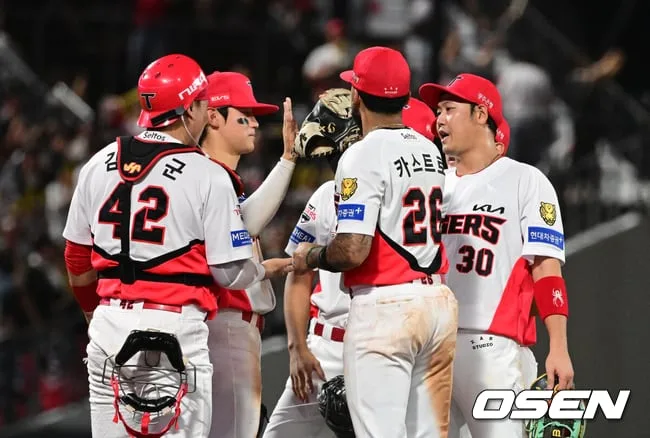 8회 박재현 동점타→박정우 연장 10회 역전 끝내기타...KIA 극적 3연승, SSG 4연승 실패 [광주 리뷰]