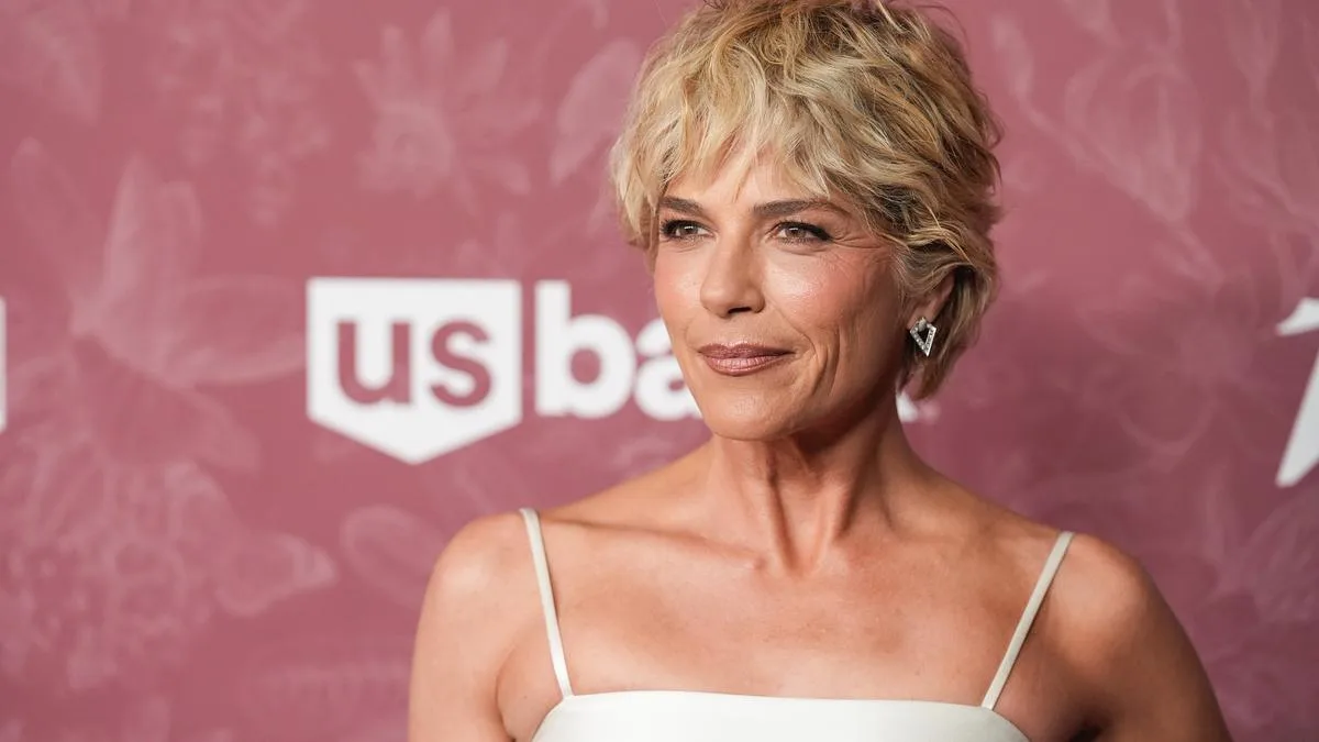 Selma Blair taken into custody after being physically abusive on Delta flight, officials say