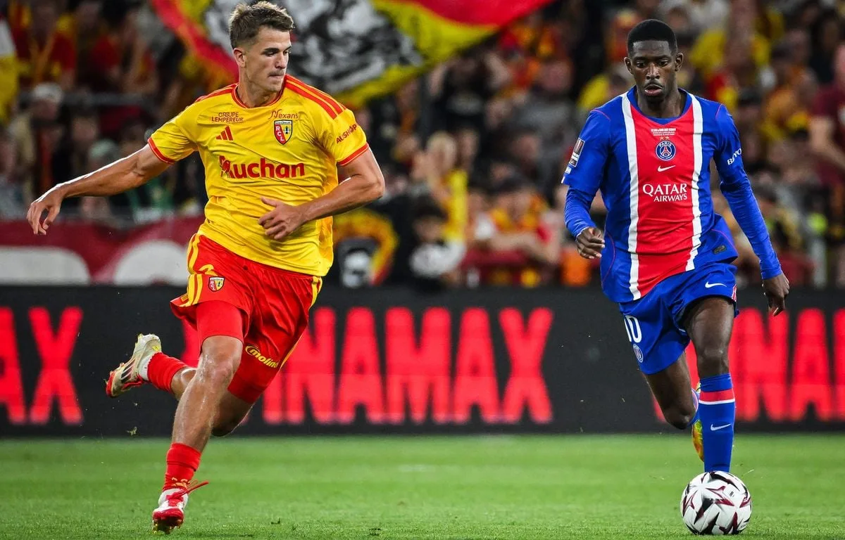 Lens - PSG : De sang et d'or, les Lensois surprennnent Paris et décrochent le premier titre de la saison... Revivez le match avec nous…