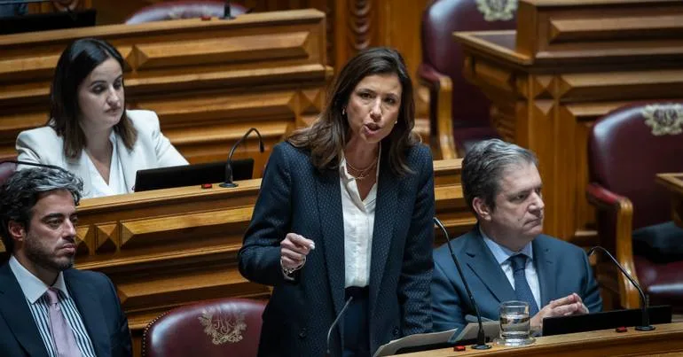 IL quer ouvir ministro sobre reentrada do Estado na REN